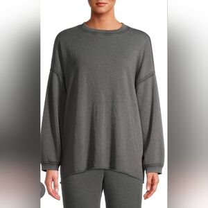 🩶Woman Size 2X (18W-20W) Secret Treasures Oversized Lounge Top🩶